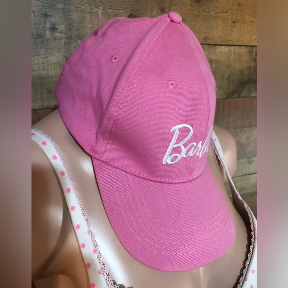 💕 TRADED💕Barbie Pink embroidered snapback hat - Picture 2 of 5